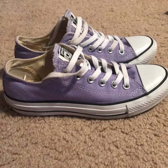 Lilac Converse - Picture 1 of 4